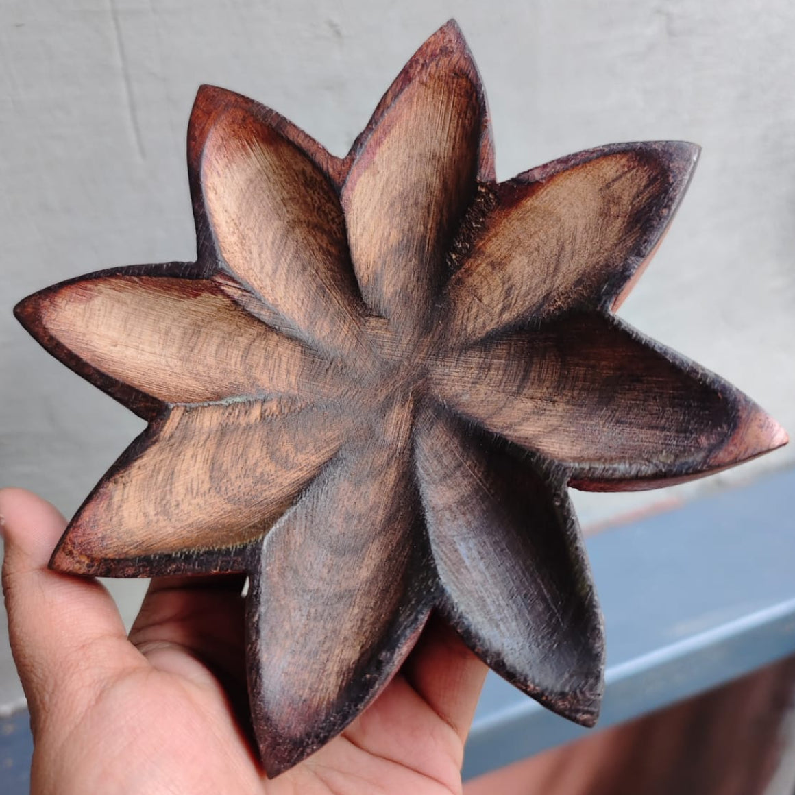 8 PETALS WOODEN FLOWER 8 INCH