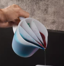 Four-grid resin mixing jug
