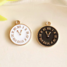 CLOCK CHARM 0001