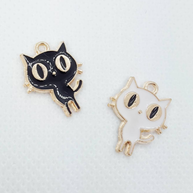 CAT CHARM 0003