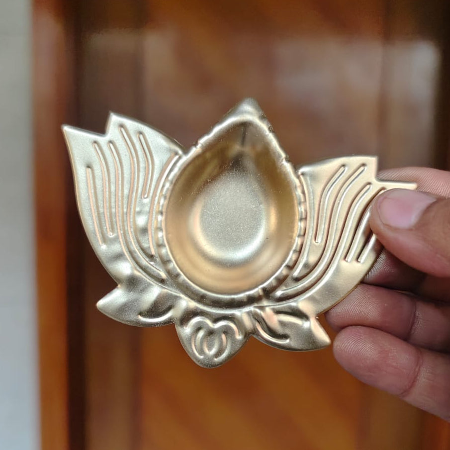 FLAT LOTUS URLI