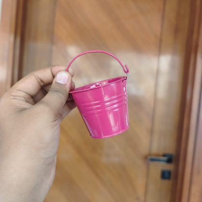 BUCKET (HOLI)